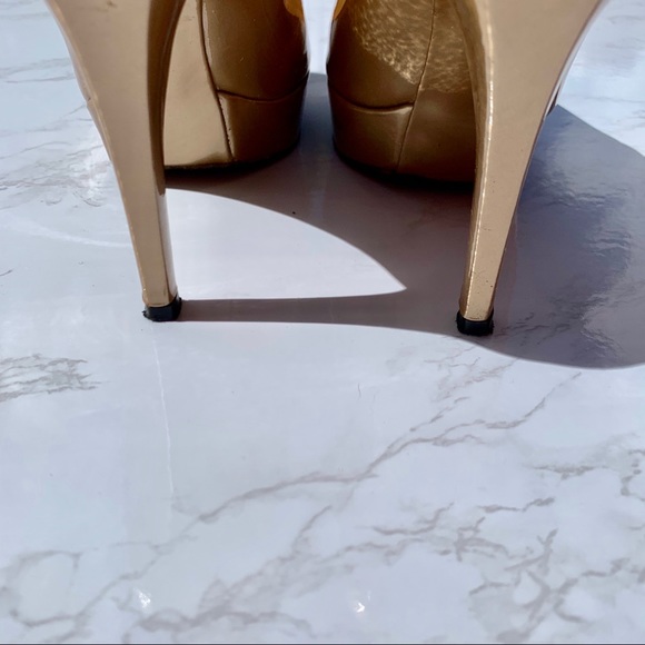 Stuart Weitzman 7 N Gold Platform Peeptoe Pumps - Picture 4 of 8